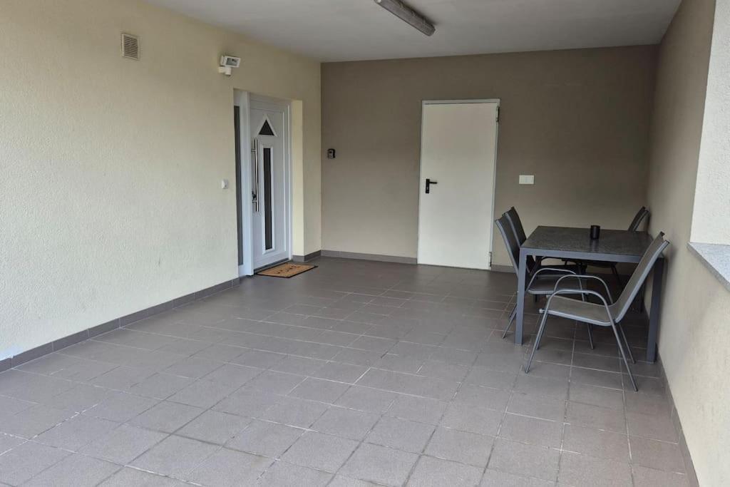 Ferienwohnung Au In Bitburg Esterno foto